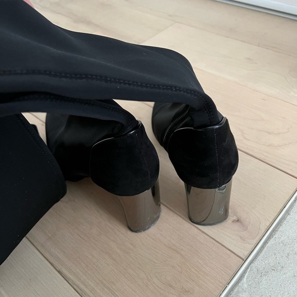 Thigh-high boots - Picture 5 of 6